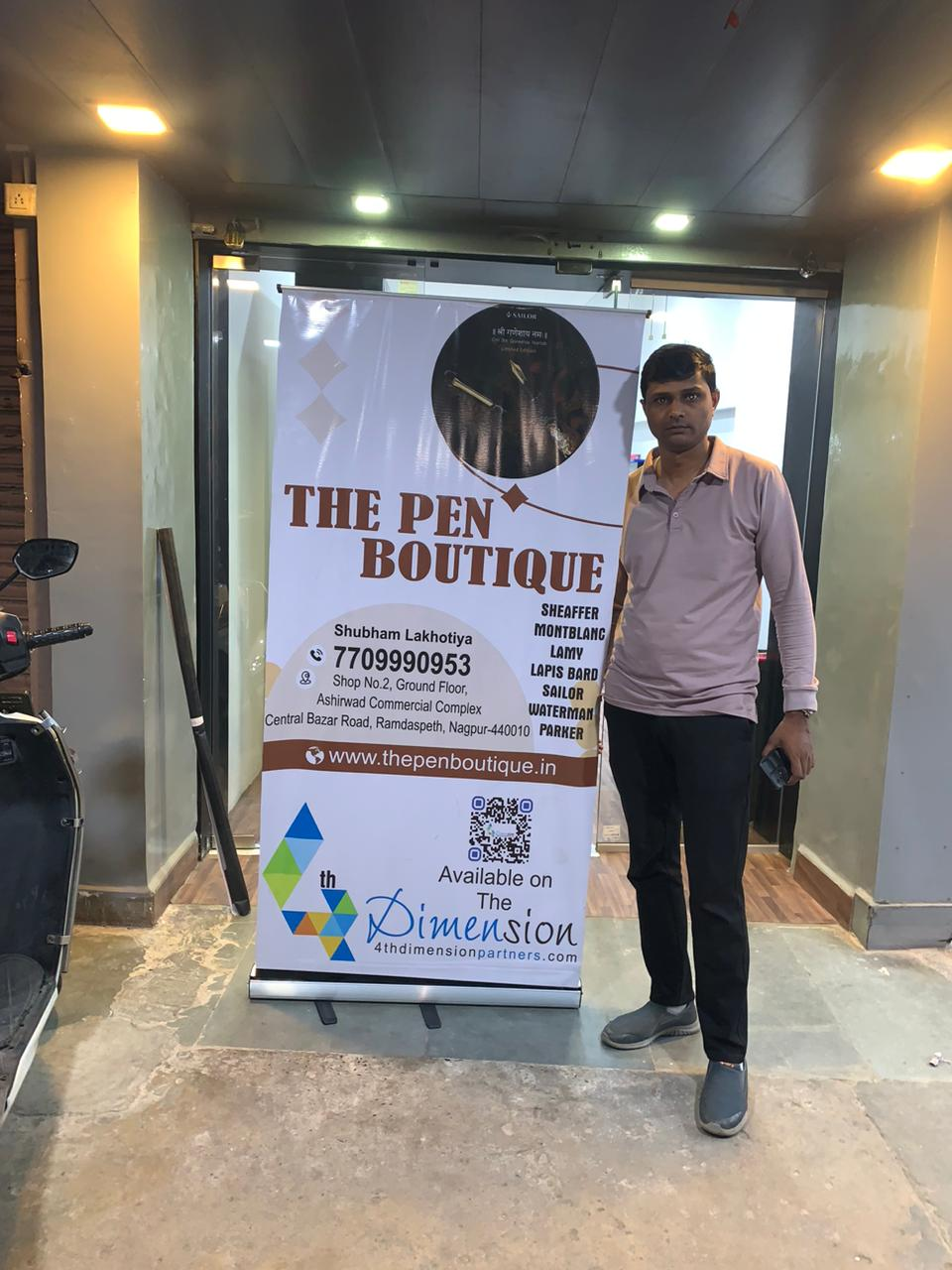 Roll Up Standee printing press services in Ramdaspeth Nagpur, Check sample for Boutique